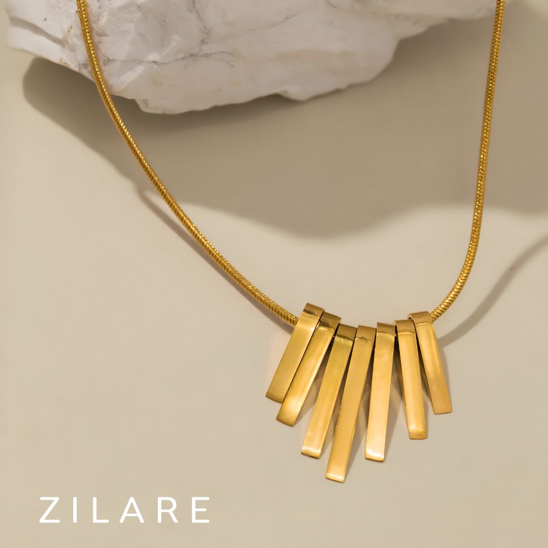 Collar dorado chic baño de oro 18k con barras finas Amaya