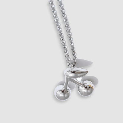 Collar dorado con dije de cereza bañado en oro 18k Nayeli