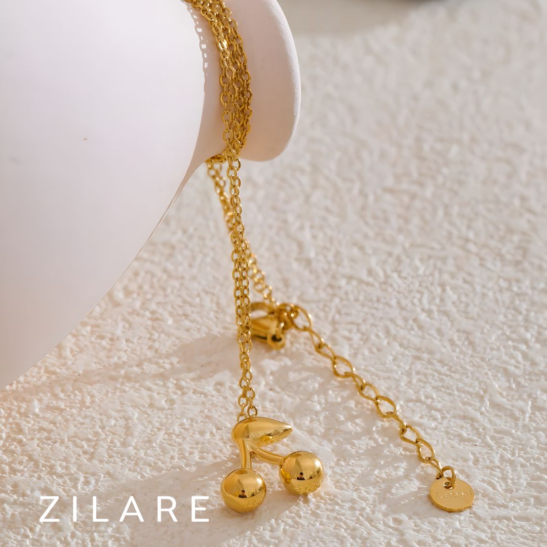 Collar dorado con dije de cereza bañado en oro 18k Nayeli