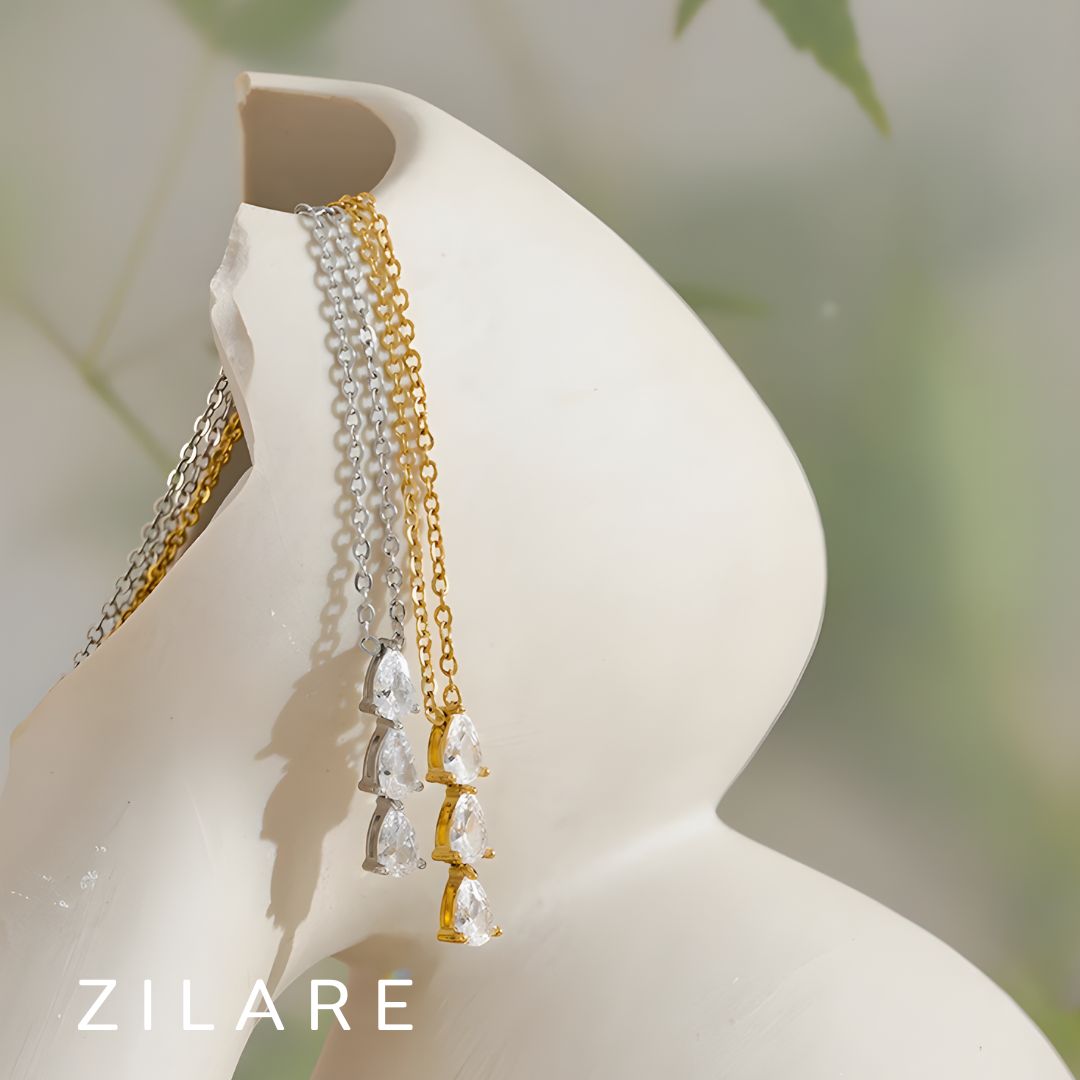 Collar bañado en oro 18k diseño elegante de 3 piedras Mireya