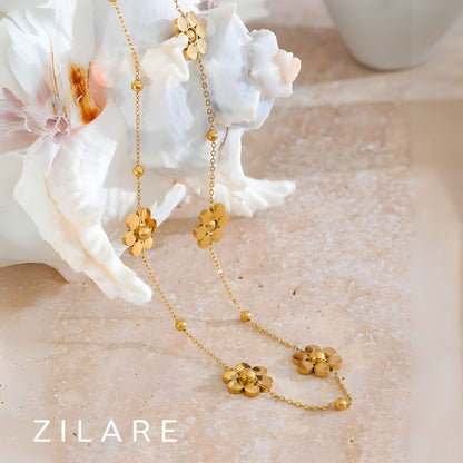 Collar Dorado con Flores Delicadas Bañado en Oro 18k Martina