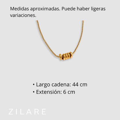 Collar dorado bañado en oro 18k con delicadas argollas Vera