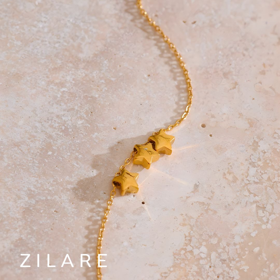 Collar bañado en oro 18k con diseño elegante de estrellas Cleo