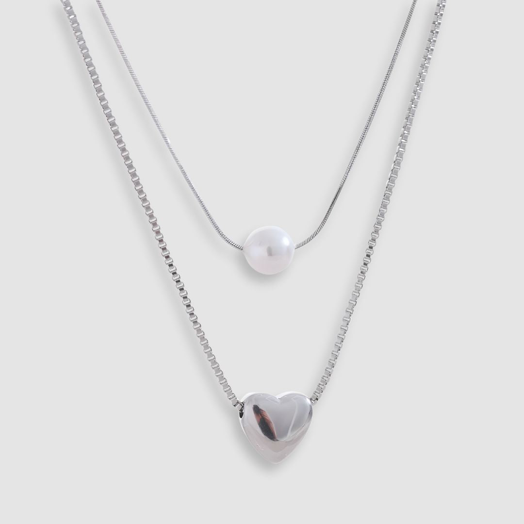 Collar dorado bañado en oro 18k con perla y corazón Leonor