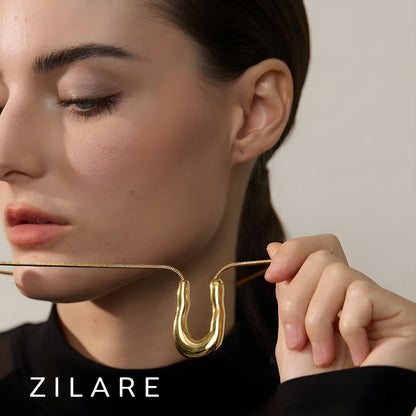 Collar Dorado de Una Sola Pieza con Diseño Escultural Isla