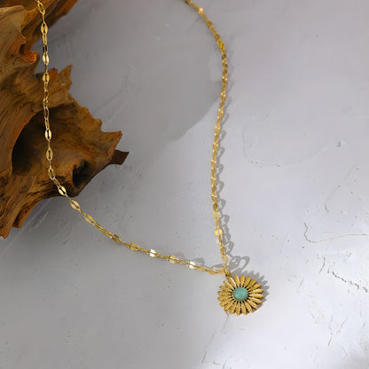 Collar con Dije Floral y Piedra Verde Bañado en Oro Lina