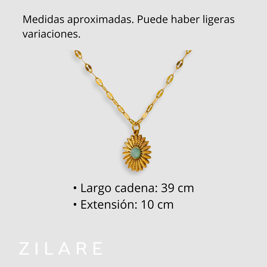 Collar con Dije Floral y Piedra Verde Bañado en Oro Lina