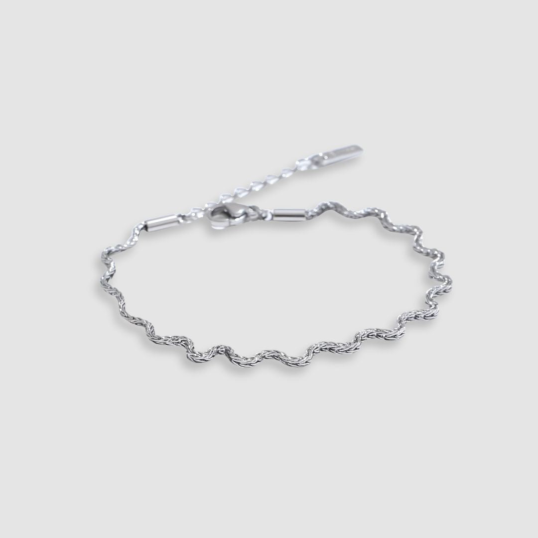 Pulsera ondulada dorada moderna bañada en oro 18k Abril