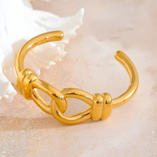 Pulsera dorada con eslabón moderno bañada en oro 18k Pilar