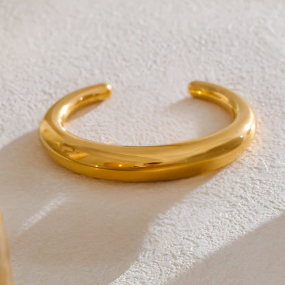 Pulsera Dorada Lisa Elegante Bañada en Oro 18k Renata