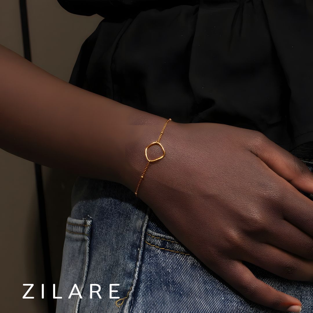 Pulsera dorada minimalista con baño de oro 18k Araceli